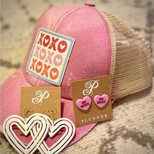 Brand NEW Valentine Hat/Earring Bundle 🩷